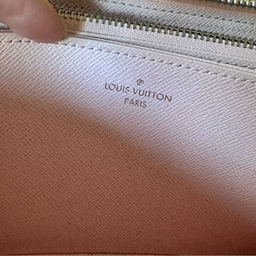 Limited Edition Louis Vuitton Escale Pastel zippy wallet card holder - Picture 10 of 16